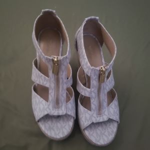 MK shoe